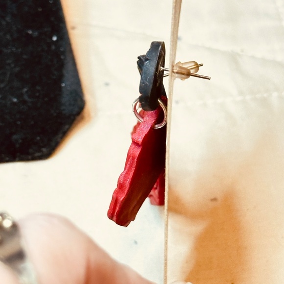 Black & Red Polymer Clay Dangle Earrings Handmade Vintage - Picture 4 of 10